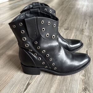 Frye Womens Diana Grommet Short Boot Black Leather Size 8.5 M